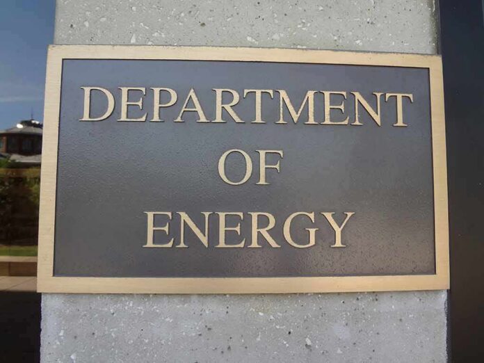 shutterstock_1431305873 Department of Energy sign on building wall