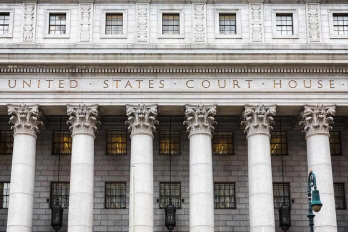 shutterstock_425197420 United States courthouse facade with Corinthian columns