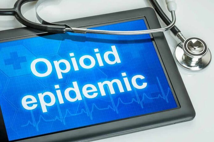 shutterstock_746383330 Tablet with stethoscope highlighting opioid epidemic
