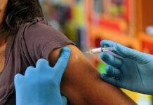 New HPV Twist – Ages 4 To 8 Healthcare worker administering vaccine in upper arm